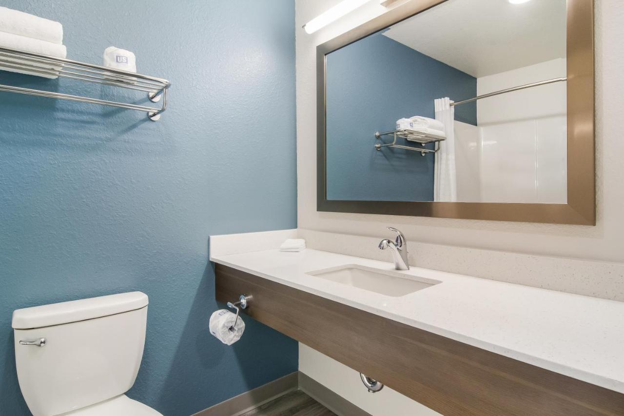 Woodspring Suites Dearborn Detroit Exterior foto