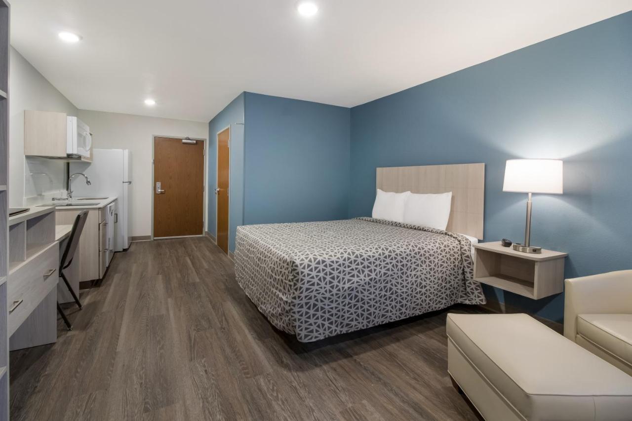 Woodspring Suites Dearborn Detroit Exterior foto