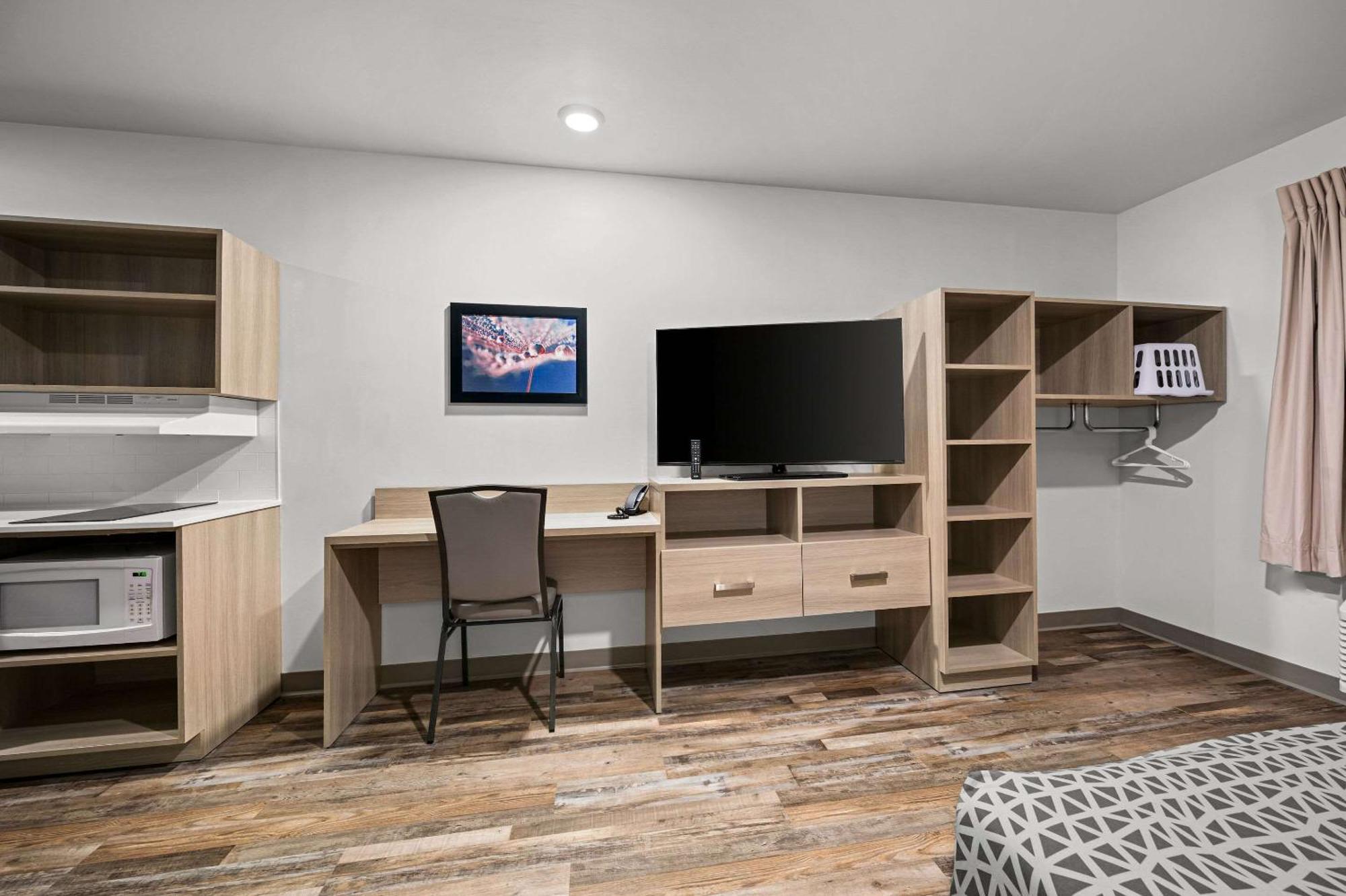 Woodspring Suites Dearborn Detroit Exterior foto