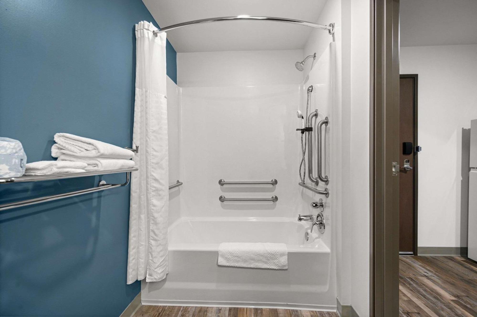 Woodspring Suites Dearborn Detroit Exterior foto