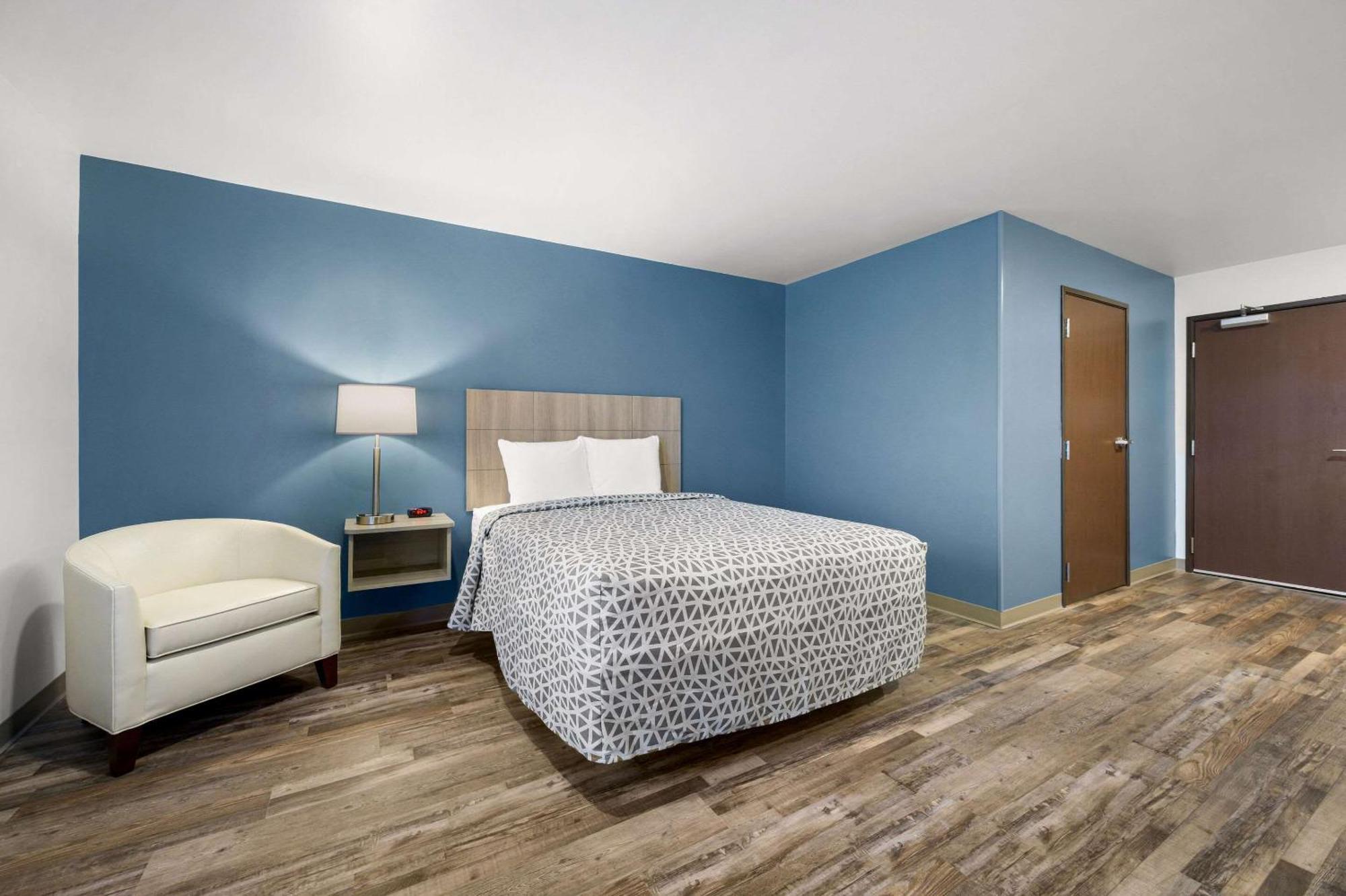 Woodspring Suites Dearborn Detroit Exterior foto